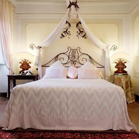 מלון Il Falconiere Relais & 5*