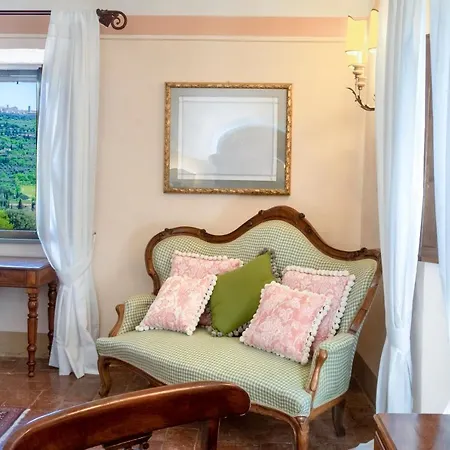 Szálloda Il Falconiere Relais &